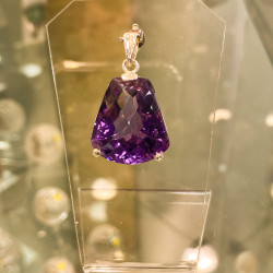 PENDENTIF AMETHYSTE - PIECE EXCEPTIONNELLE